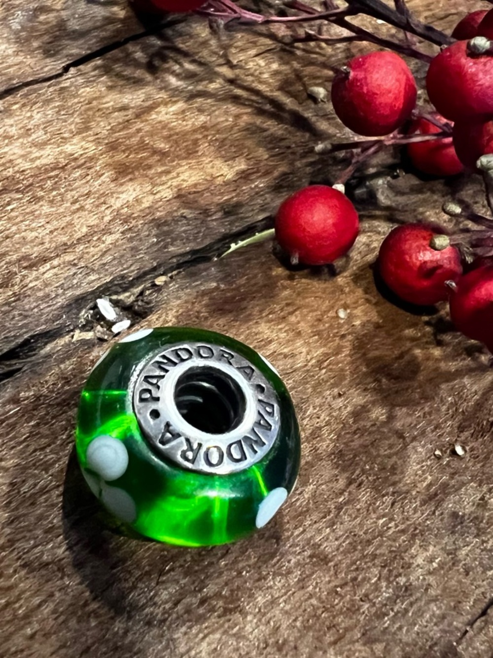 Authentic Vintage Pandora Murano Green Flowers Glass Bead White Flowers - Picture 3 of 4